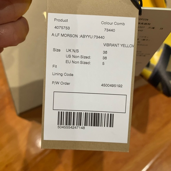 Burberry shoes - Picture 5 of 7